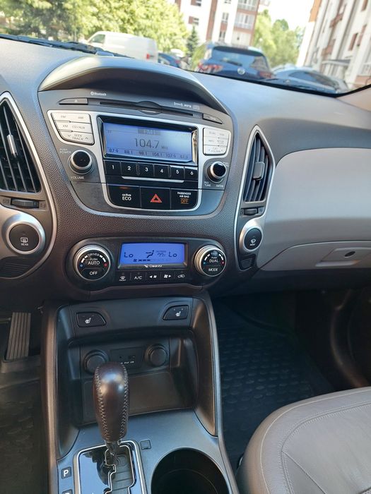 Hyundai Tucson 2012 Limited 2.4L Автомат