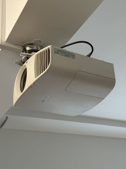 Projektor rzutnik Sony 4K SXRD