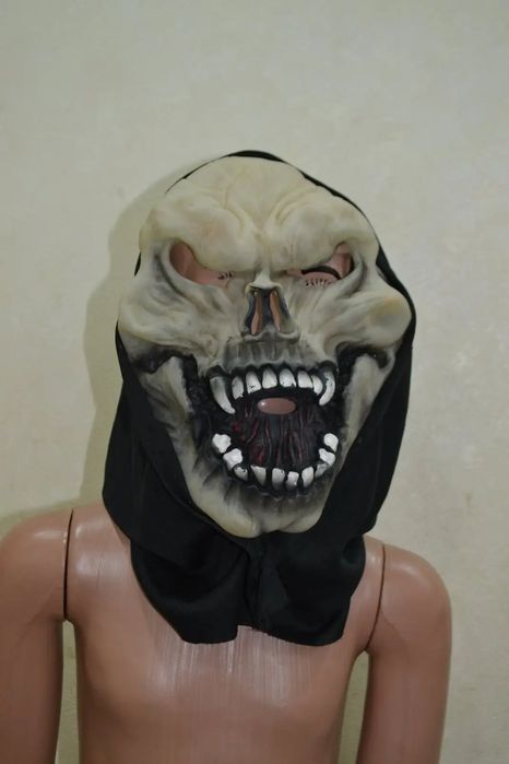 Продам классную, страшную маску для хеллоуина