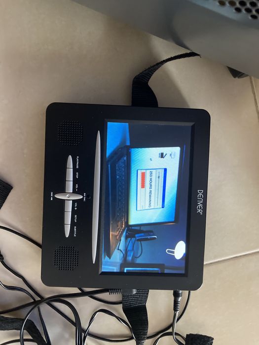 Leitor DVD Denver 9” c/comando p/automovel