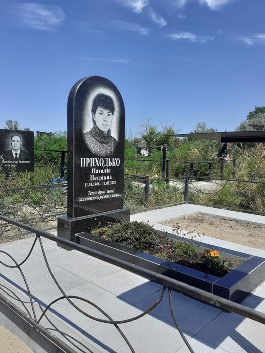Памятники з граніту «Гранитная мастерская» Громова 186/1