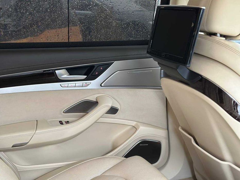 Audi A8 L  2012 6.3 бензин  Quattro