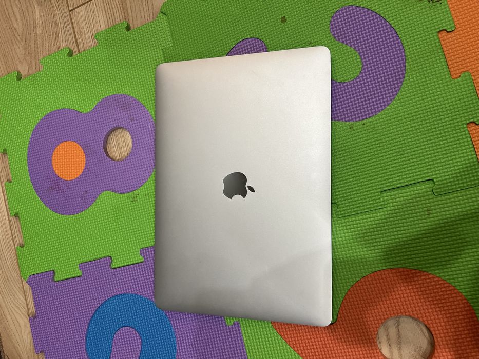 MacBook Air 13 (Core I3)