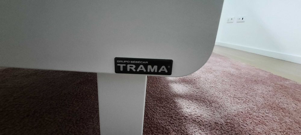 Berço em branco lacado