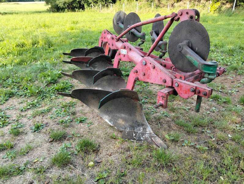 Плуг 4 корпусний kwerneland свіжо привезений