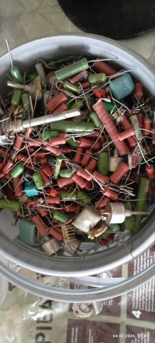 Радіодеталі діоди транзистори срізка