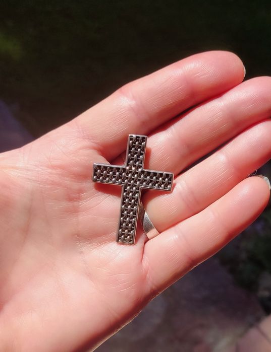 Krzyżyk srebro oksydowane wisiorek