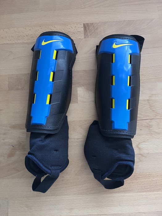 Caneleiras Nike T90 Charge - Adulto (com proteção tornozelo)