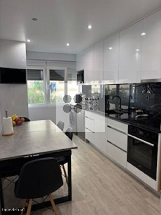 Apartamento Excelente T3, Completamente Remodelado!