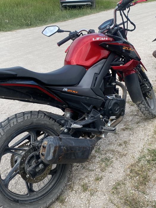 Lifan JR200.