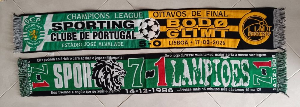 2 cachecois de futebol
