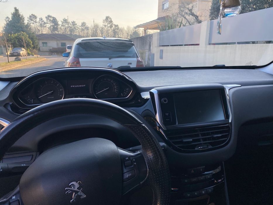 Peugeot 208 1.2