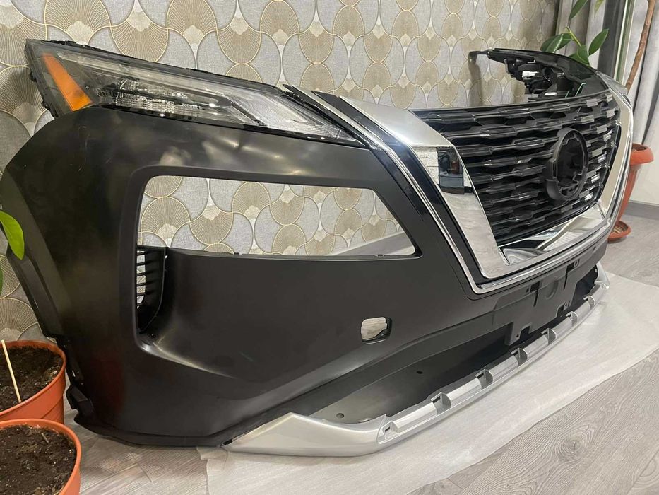 Решітка радіатора центральна нижня Nissan Rogue Рог T33  2021 2022 2023 2024