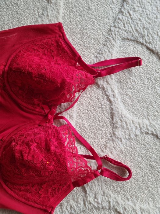 Gorset Hunkemoller  - 85D
Serdecznie polecam!