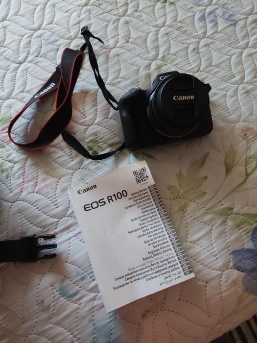 Camara fotografica Canon  EOS R100