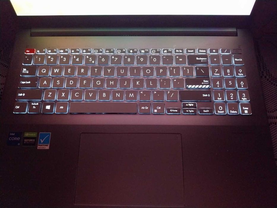 asus vivobook , model N7600P, używany, dwuletni