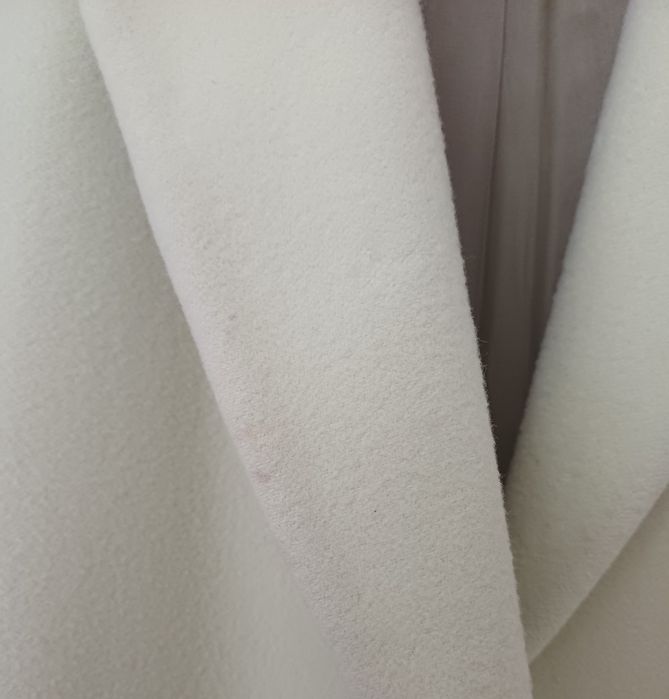 Massimo Dutti wełniany płaszcz pastelowy żółty wełna długi midi guzik