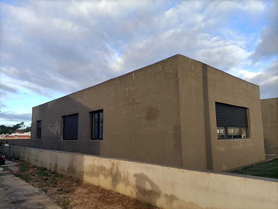 Vende-se Moradia