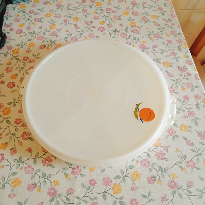 Caixa de plástico para guardar aperitivos