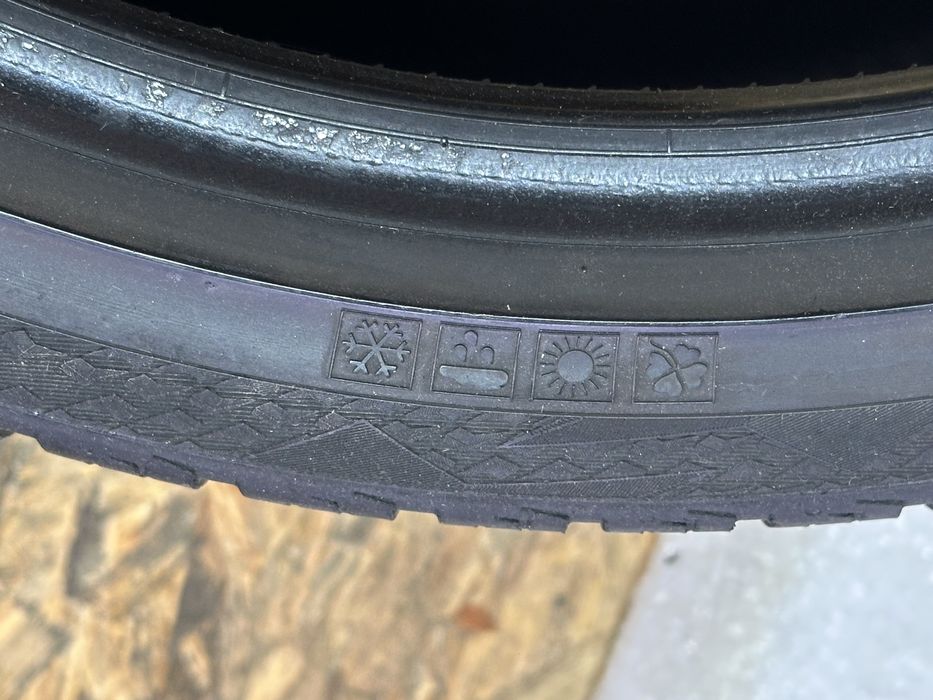 235/35 R19 Vredestein (1.шина  )