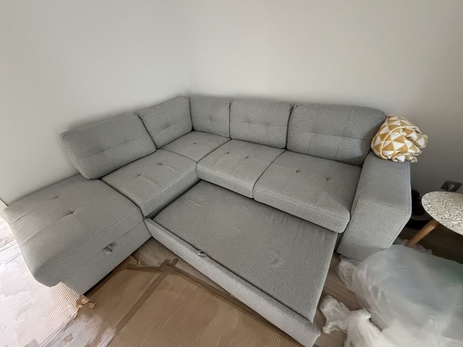 Sofa de canto cinzento