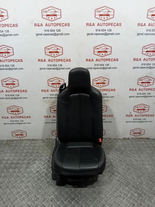 Conjunto de Bancos Mazda MX-5 NC em Pele Original