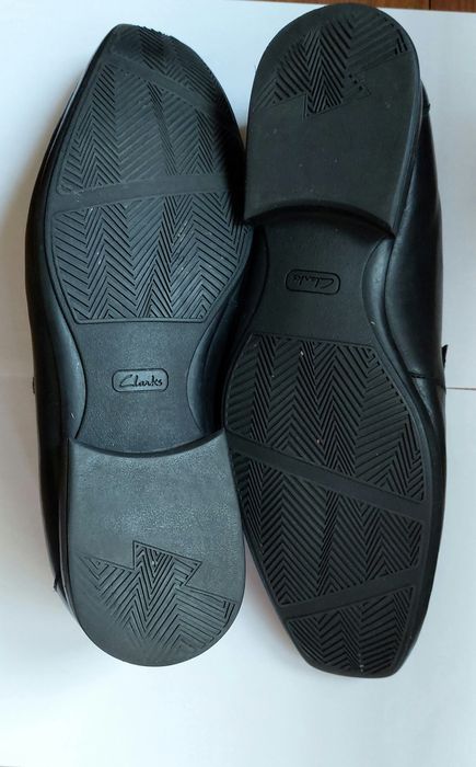 Чоловіче взуття лофери CLARKS