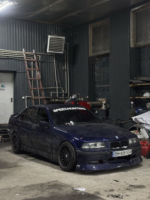 Продам BMW E36.