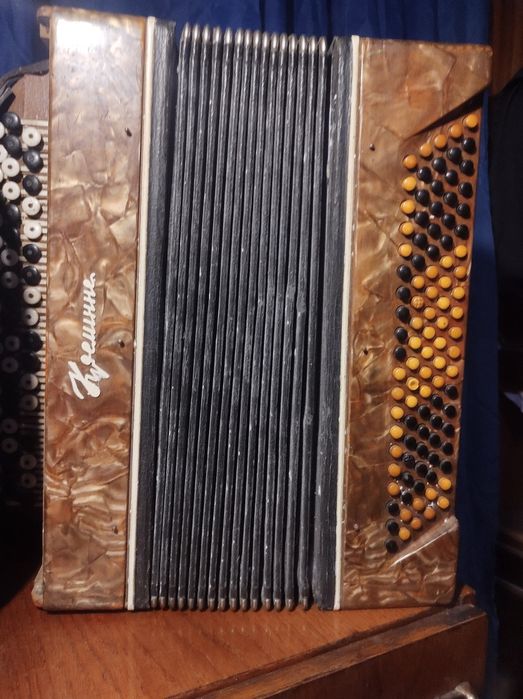 Баян "Кремміне" .