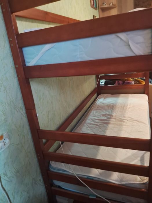 Двухповерхове ліжко