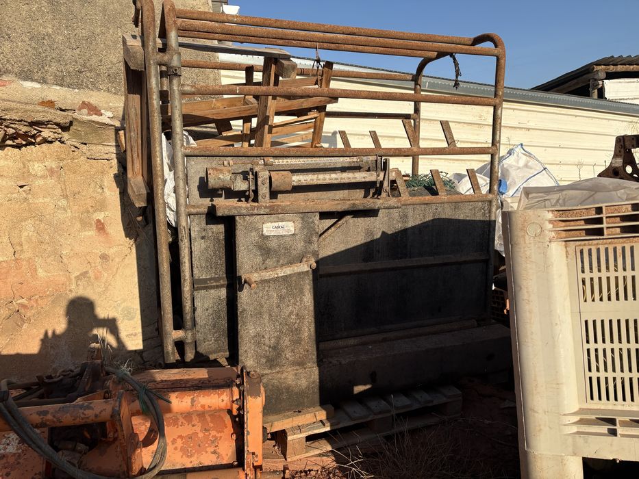 Balança de gado  e moinho de fazer farrinha eletrico vendo ou troco