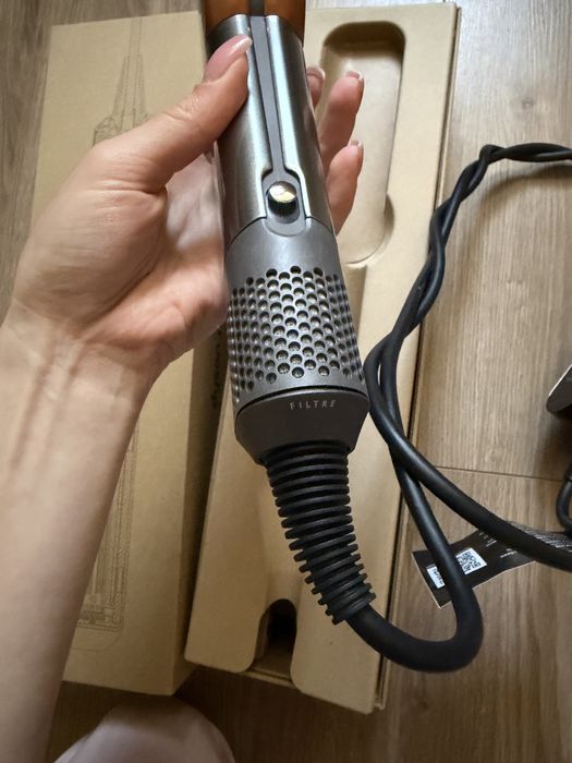 Продам Dyson airstrait