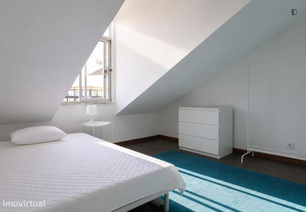 Quarto - localizado em Alcântara Lisbon