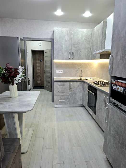 Продаж великої 1 кім квартири з повною  комплектацією в ЖК Сади Вишневі,  Святошинска 60