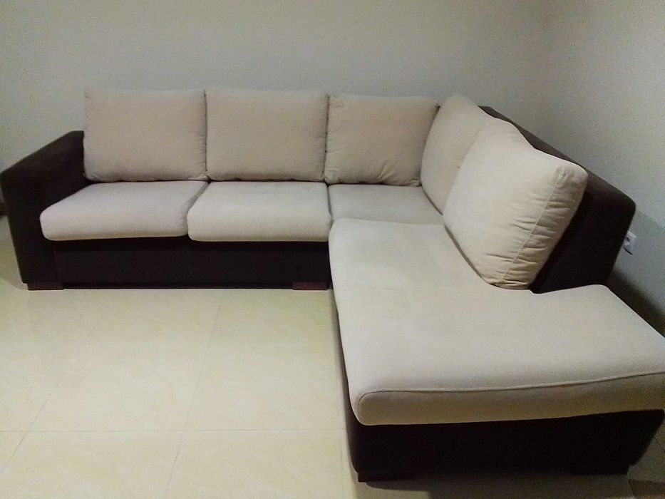 Sofá de canto em tecido