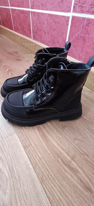 Ботінки для дівчинки