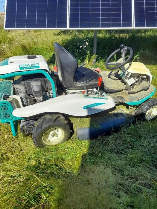Koszenie farm fotowoltaicznych – profesjonalne usługi