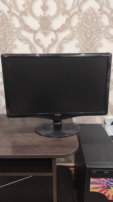 Системний блок та монітор