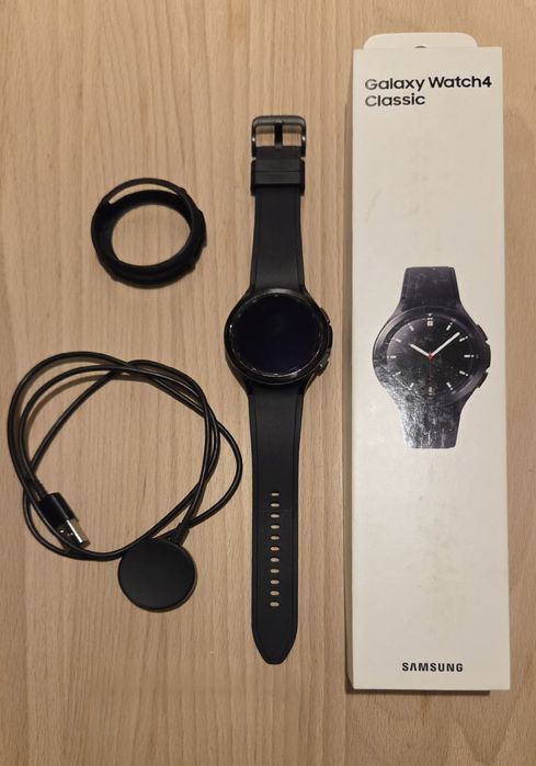Samsung Galaxy Watch4 LTE + etiu