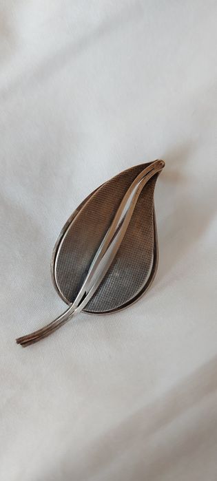 Stara broszka srebro listek