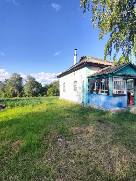 Гарний будинок під житло в селі Горбове