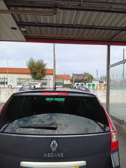 Carrinha para mudar de garagem Megane 110 CV motor 1500 teto panorâmico estofos em pele