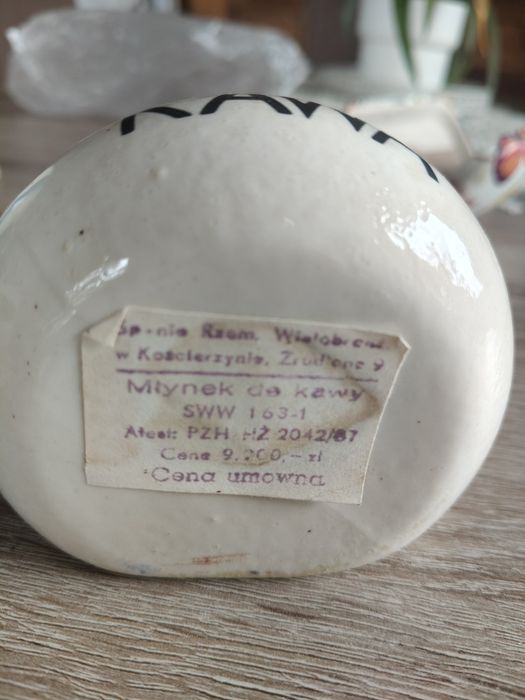 Młynek do kawy na ścianę