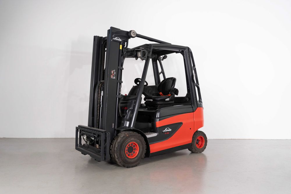 Empilhador Elétrico Linde E25-01 2.500 kg | Usado