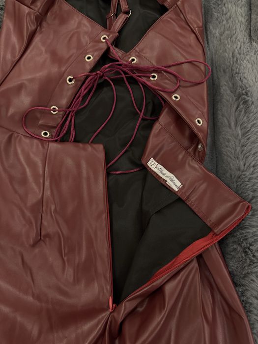 Сукня міді з екошкіри