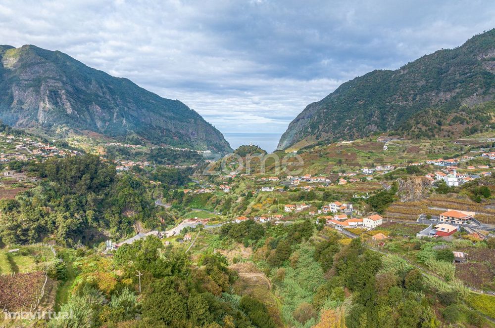 Refúgio perfeito com uma área de 1253 m2 em São Vicente