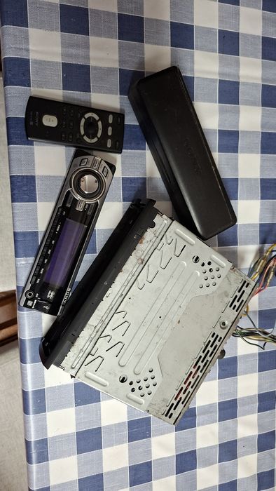 auto radio sony CDX GT620U