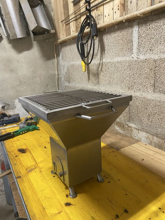 Churrasqueira/ grelhador em inox