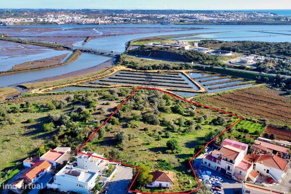 Plot of Land with Ruin and PIP Permit for Construction of 20 Villas – Portimão