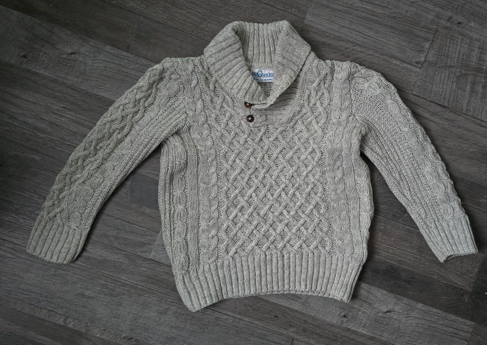 Elegancki sweter z kołnierzem warkoczowy splot guziki rozm 86